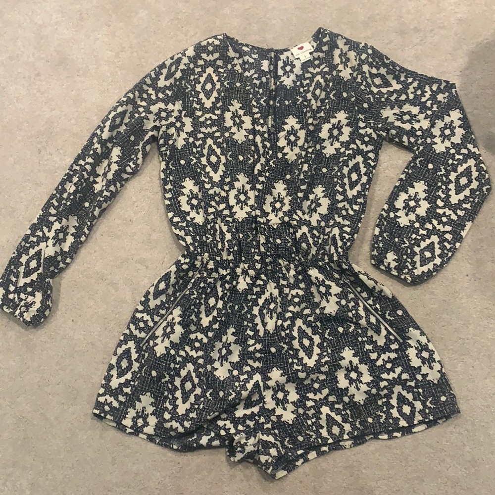 Long sleeve shorts romper. Size small